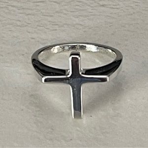 Silver cross ring